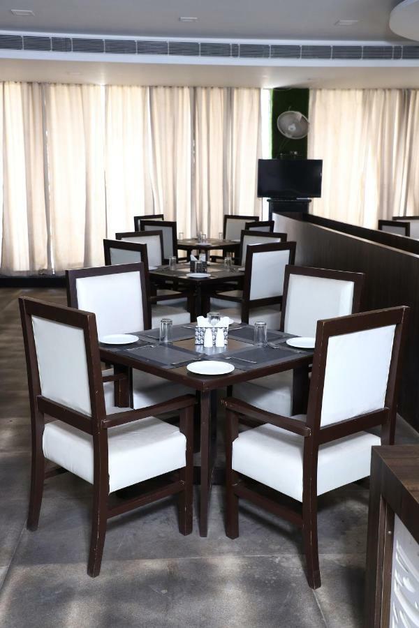 Diwan Hotel And Restaurant Surkhi Exterior foto