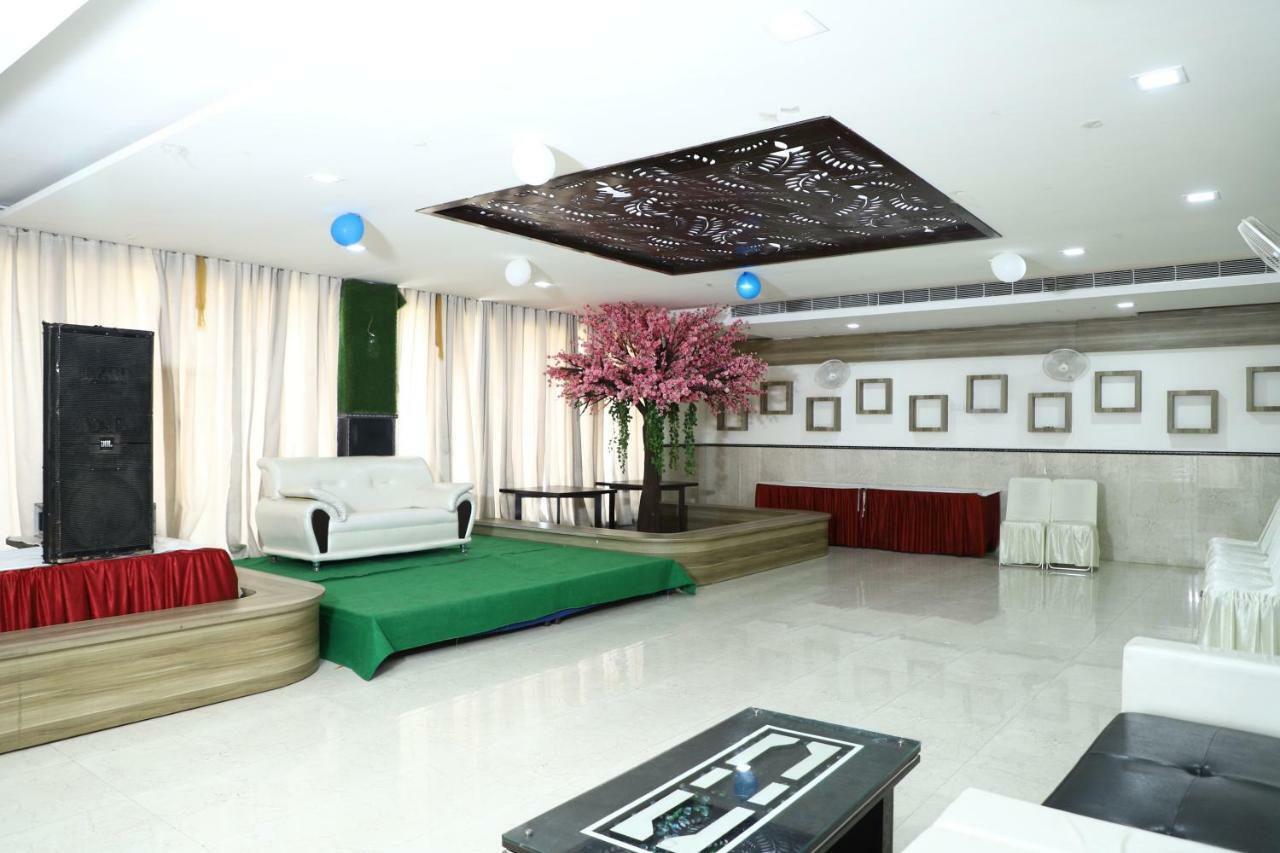 Diwan Hotel And Restaurant Surkhi Exterior foto